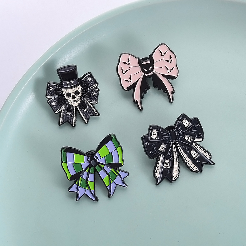 할로윈 테마 브로치 핀 귀여운 리본 모양 해골 디자인  - Tuxedo Lapel Pin 리뷰 및 가격